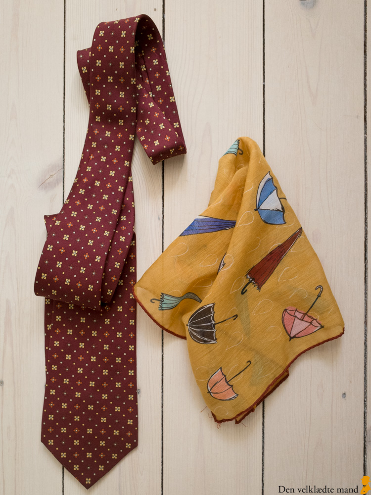 kombinere slips og lommetørklæde