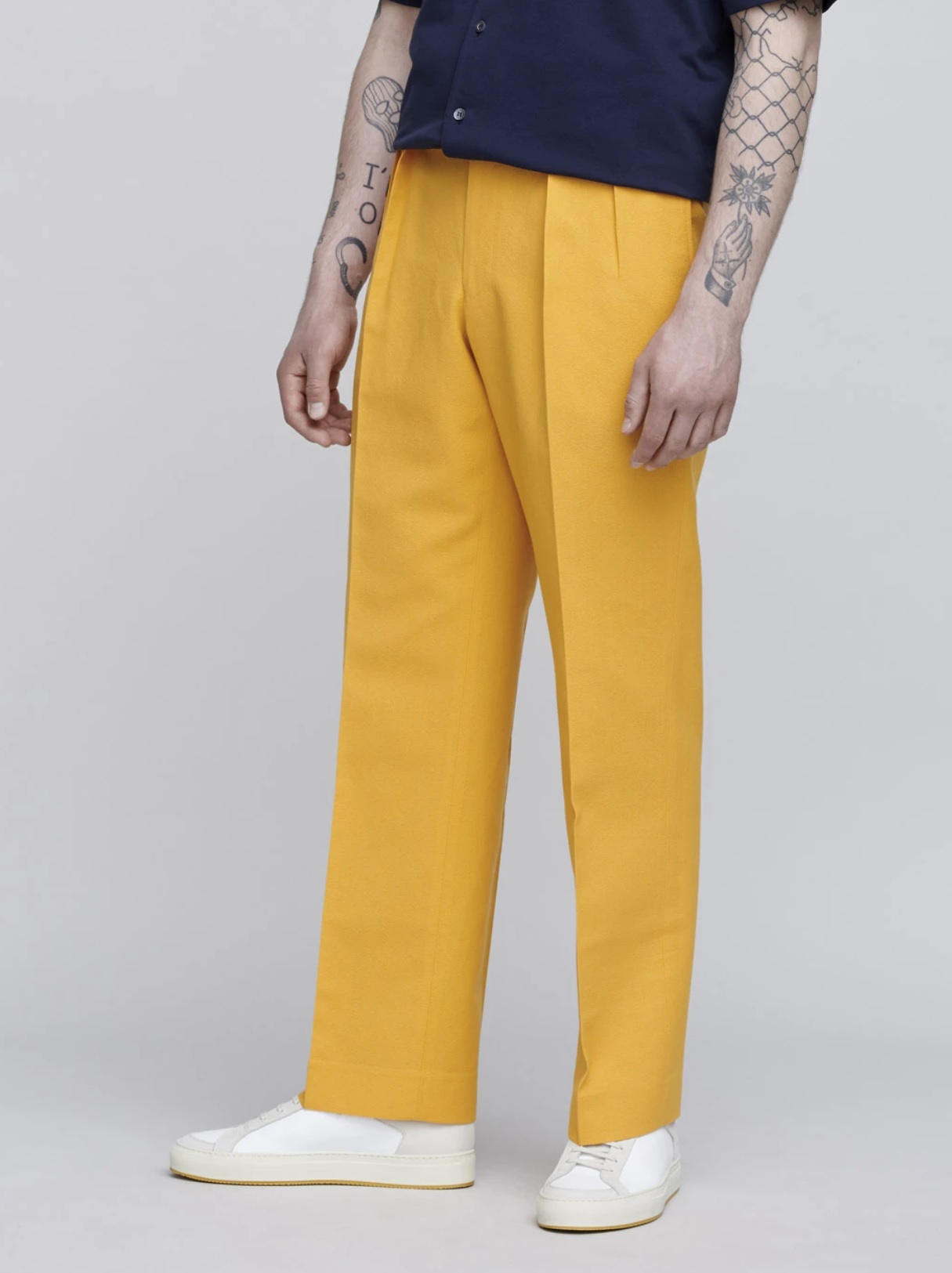 sommertøj til mænd gule bukser